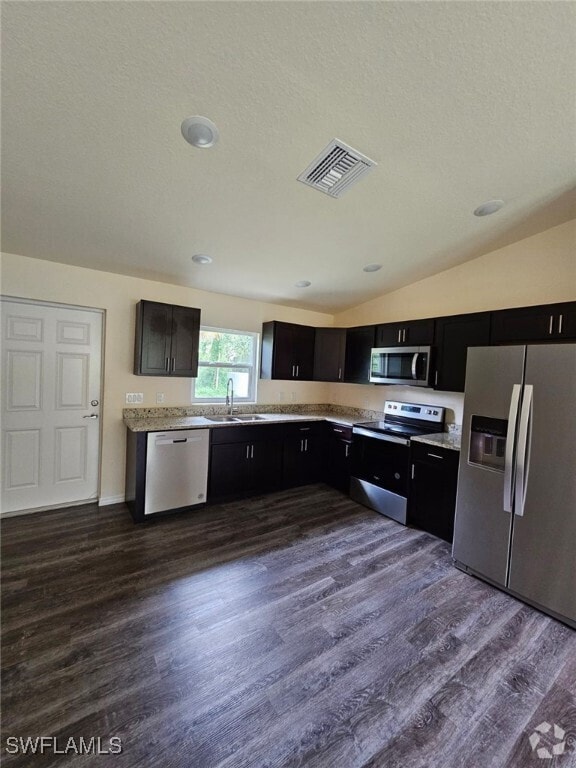 Building Photo - 1506 Rugby Cir