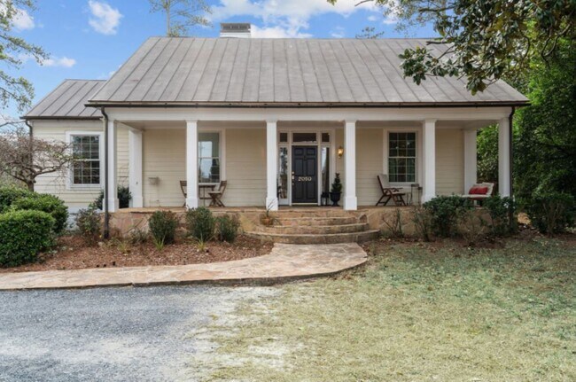 Foto del edificio - 2050 Midland Rd