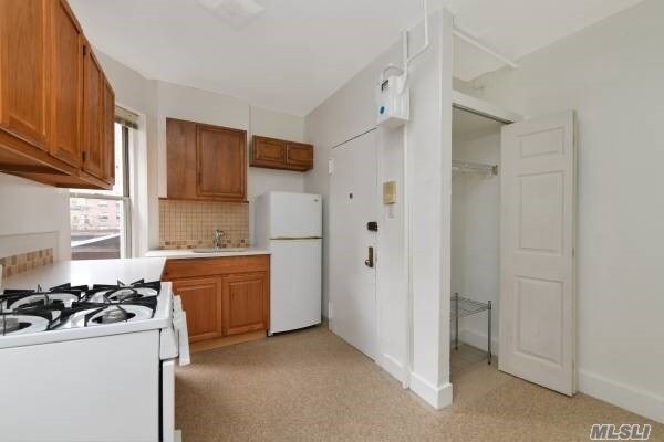 Foto del edificio - 540 W 47th St