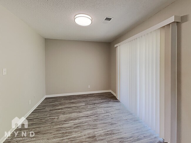 Foto del edificio - 7225 Little Fawn Pkwy