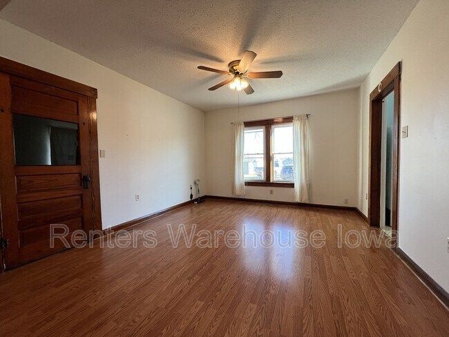 Foto del edificio - 3248 Adams St