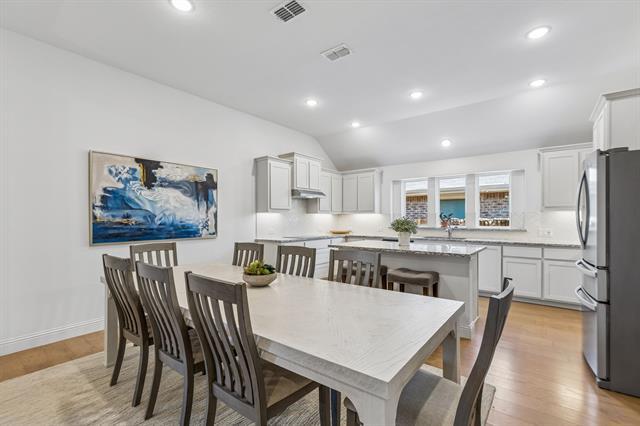 Building Photo - 685 Coleman St