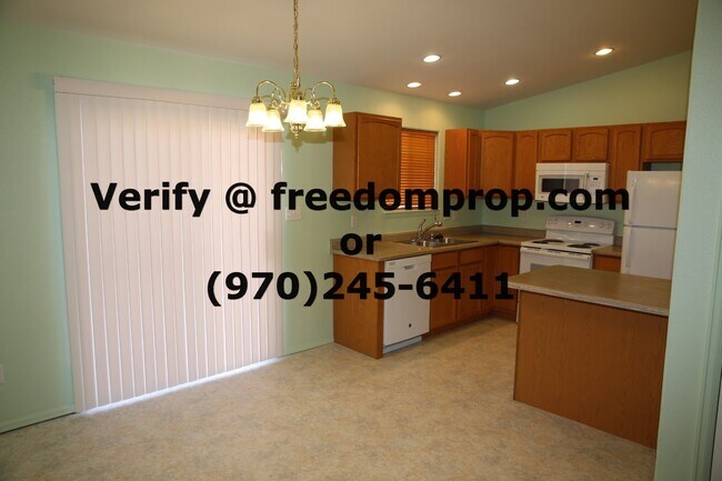 Building Photo - Northeast off Patterson 3 Bedroom 2 Bath H...