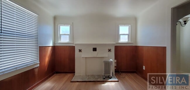 Building Photo - Cozy 2 bedroom 2 Bath Home