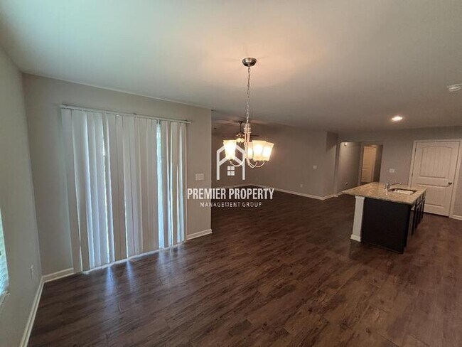 Building Photo - 4623 Woodford Cir