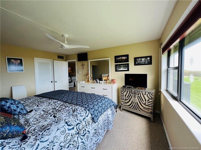 Foto del edificio - 10044 S Ocean Dr