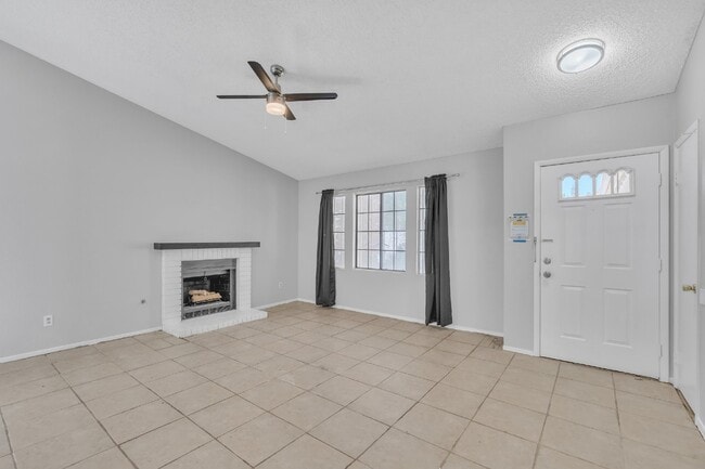 Foto del edificio - 3 Bedroom 2 Bath Home Ready for Move In!