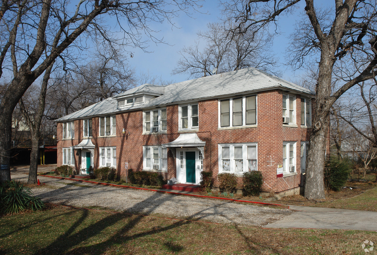 Primary Photo - Pecan Place Apartments