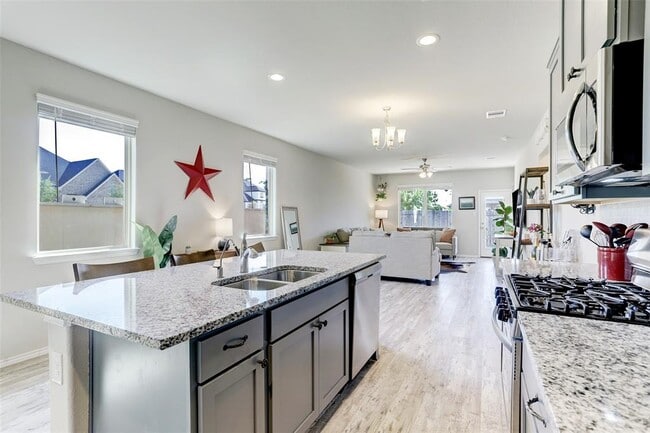 Building Photo - 16454 Rosary Pea Pl