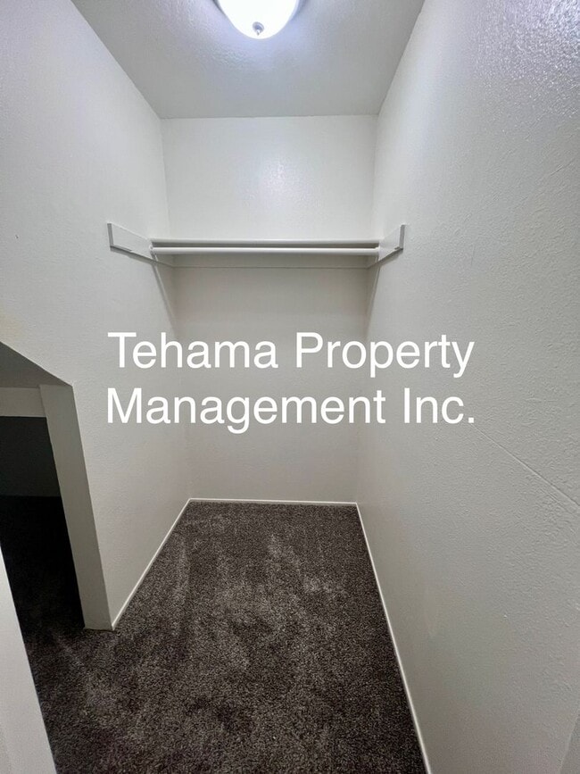 Building Photo - Lease Listing for Charming Condo Complex i...