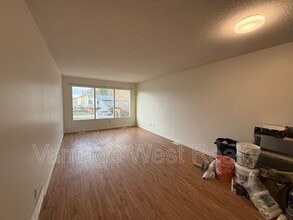 Building Photo - 1097 Monterey Ct