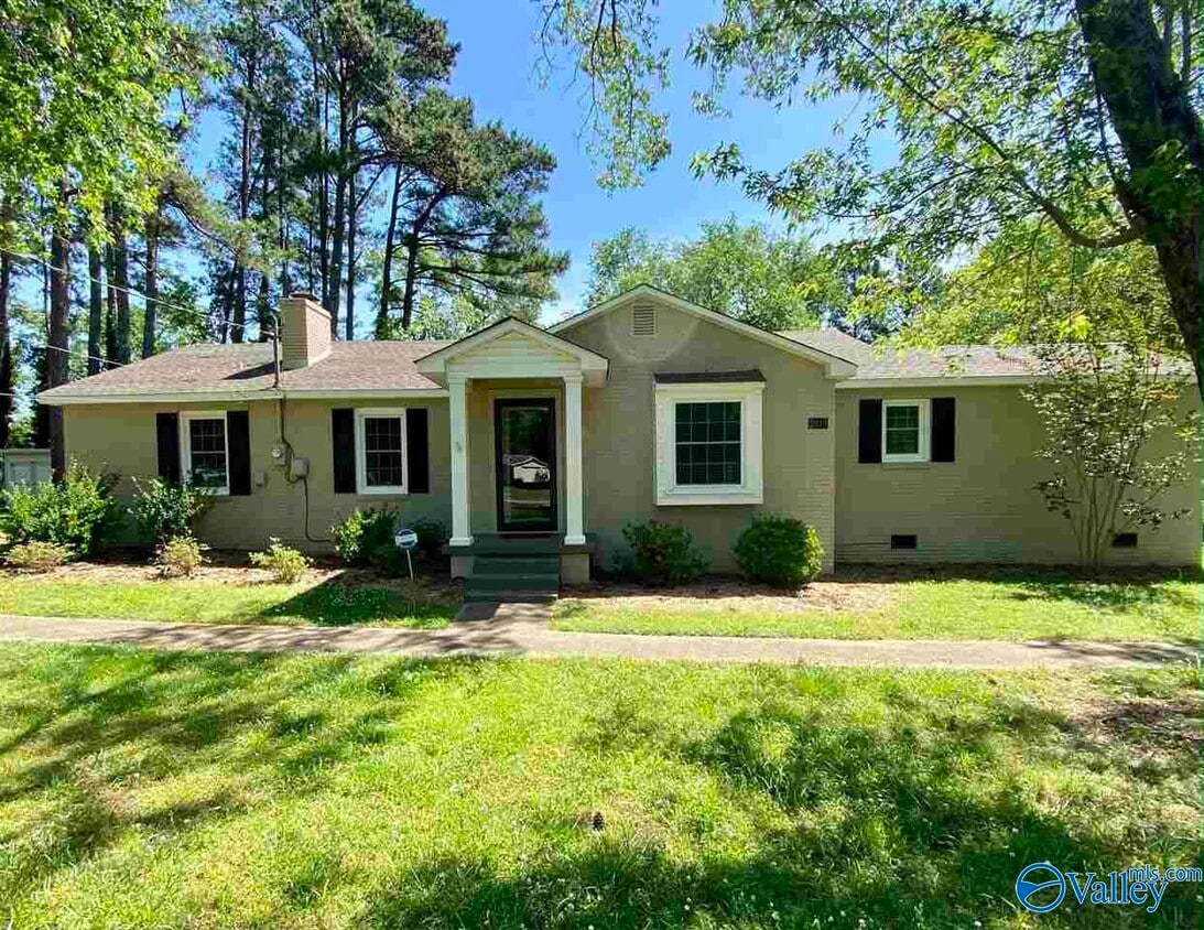 2019 Old Big Cove Rd, Owens Cross Roads, AL 35763 House for Rent in