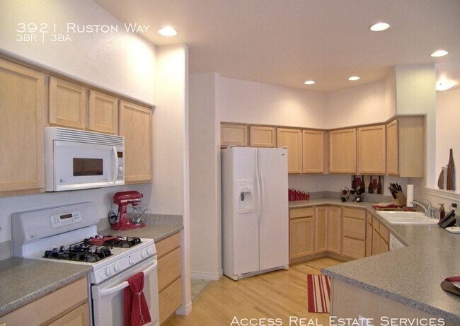 Building Photo - 3921 Ruston Way