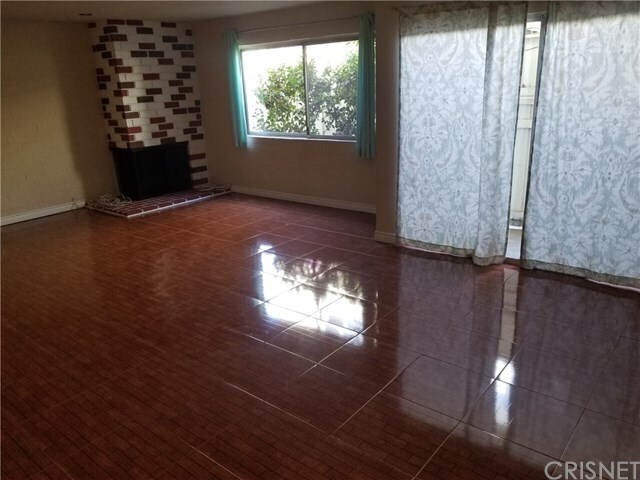 Foto del edificio - 5909 Hazeltine Ave