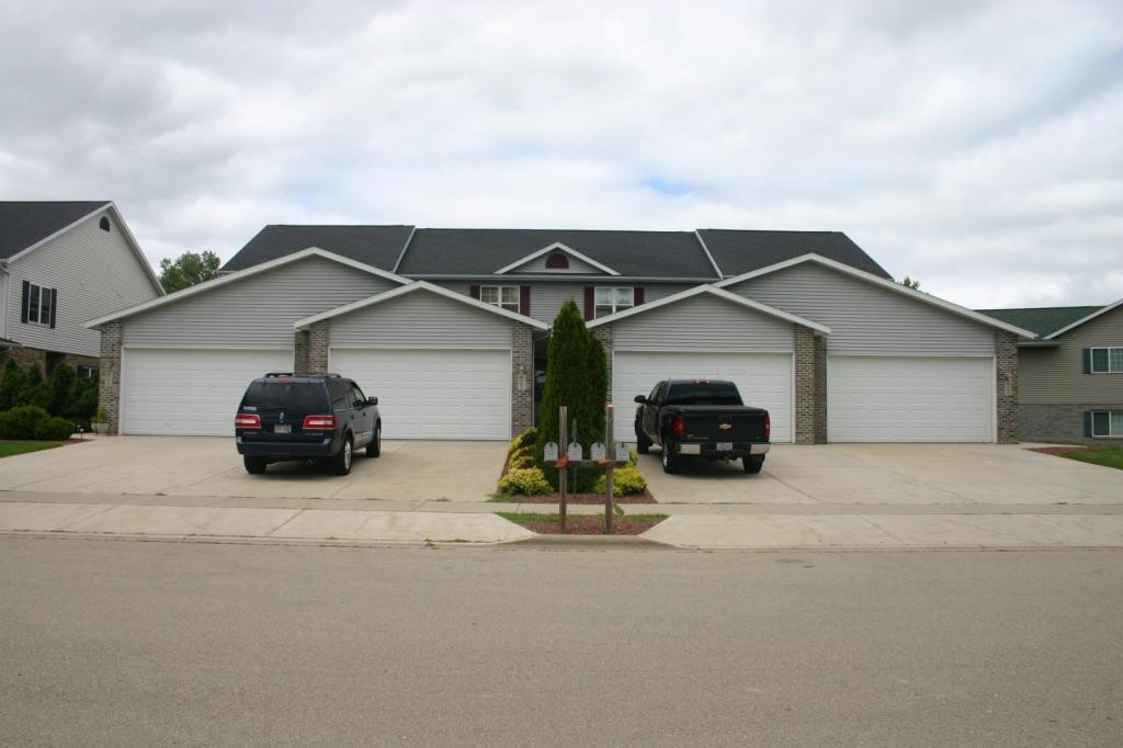 Foto principal - 6699 Windsor Ridge Ln