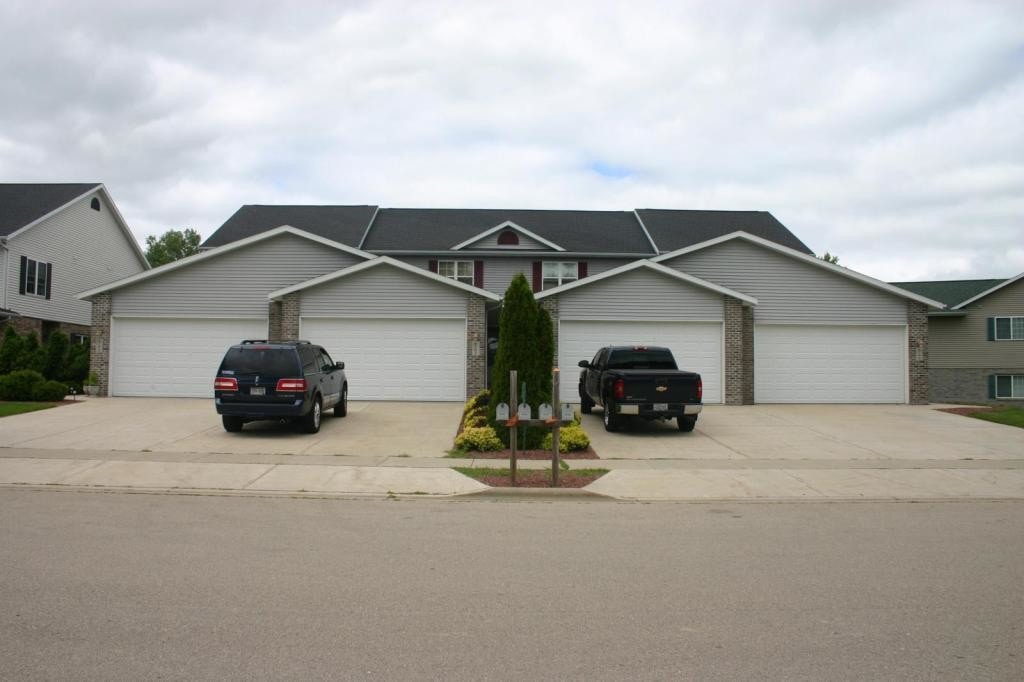 Primary Photo - 6699 Windsor Ridge Ln