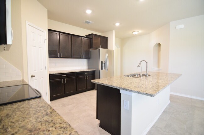 Building Photo - 1801 Cow House Ct