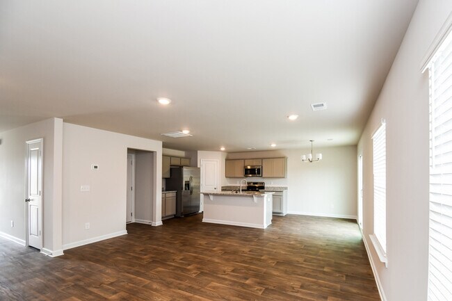 Foto del edificio - 417 Leaning Maple Wy