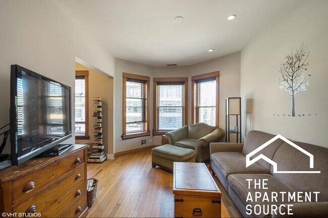 Foto del edificio - 2509 W Diversey Ave