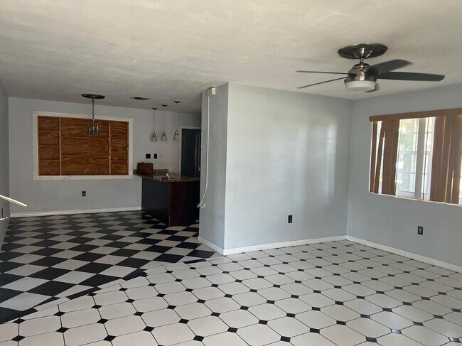 Foto del edificio - 7740 NW 11th St
