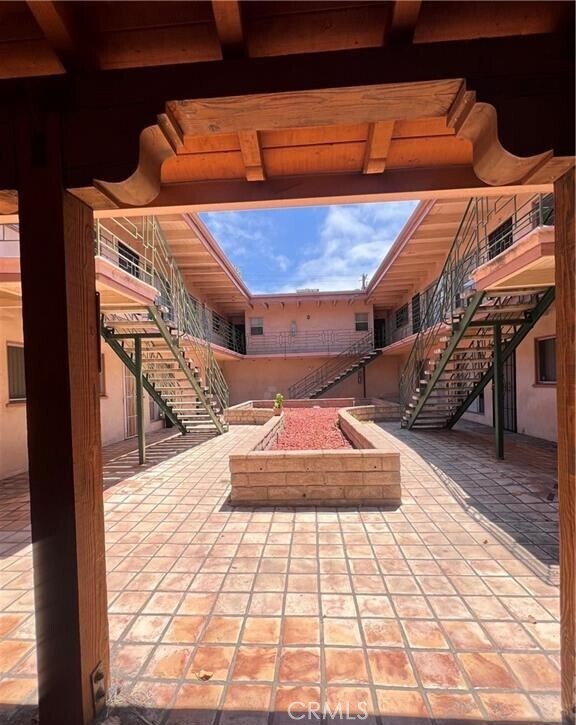 Foto del edificio - 2102 S Pacific Ave