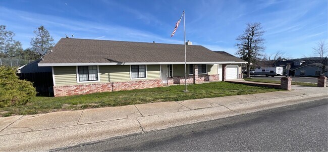 Building Photo - 153 Cypress Hill Dr