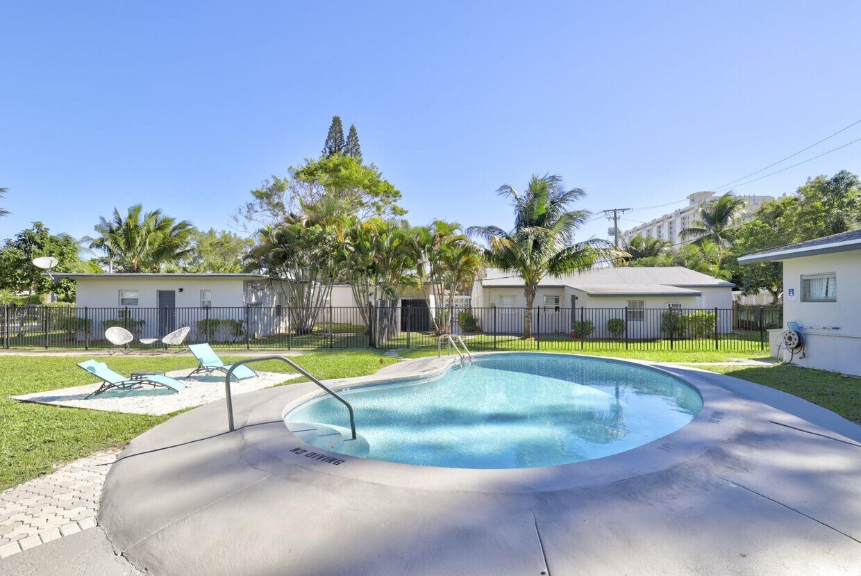 Foto del edificio - 741 Hibiscus Ave