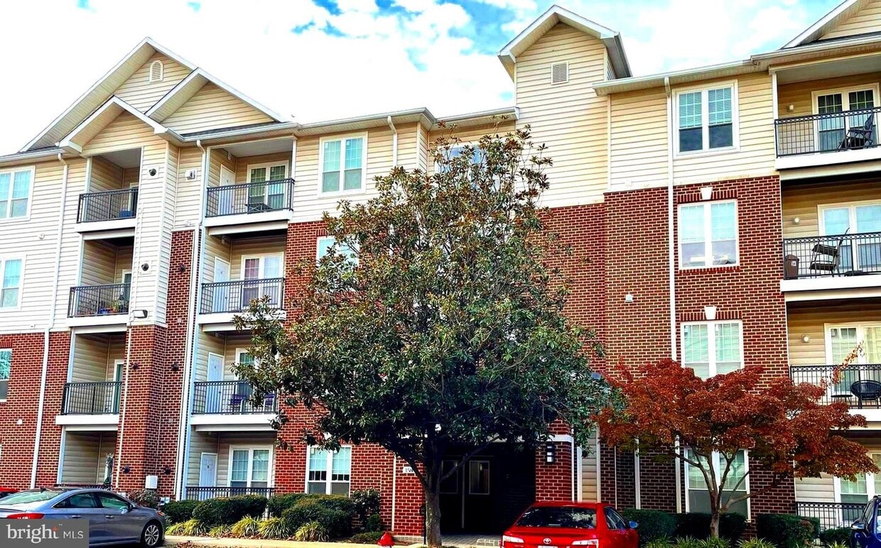 1580 Spring Gate Dr. Unit 4211, McLean, VA 22102 Room for Rent in