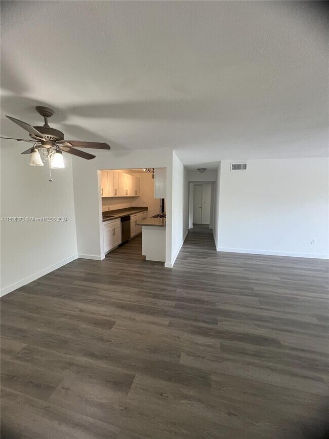 Foto del edificio - 11604 NW 29th Ct