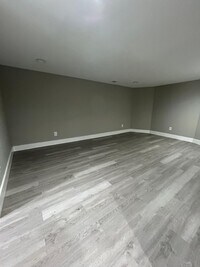 88 N Munn Ave