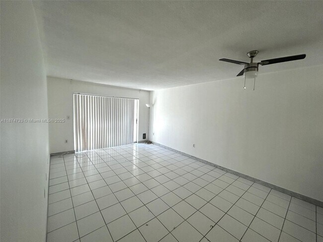 Foto del edificio - 1225 NE 124th St