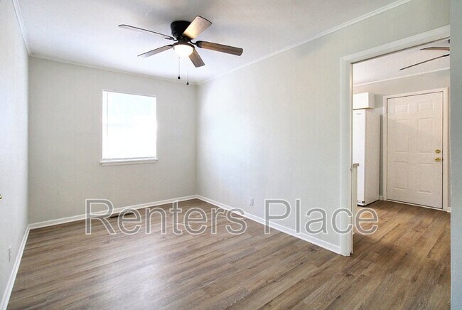 Building Photo - 1515 W Latimer Ct
