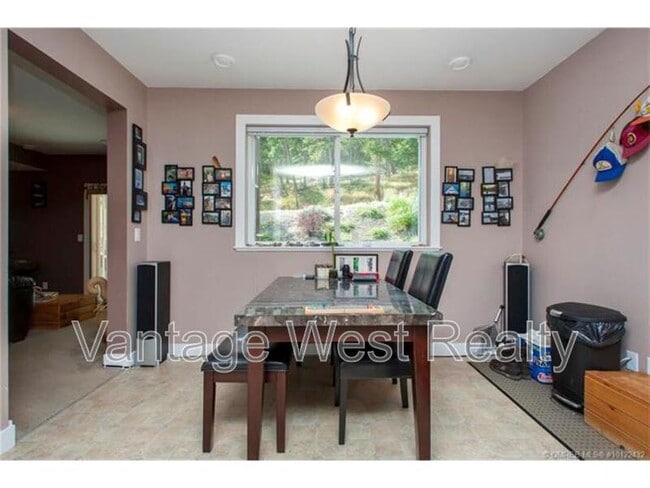 Photo du bâtiment - 3083 Lakeview Cove Rd