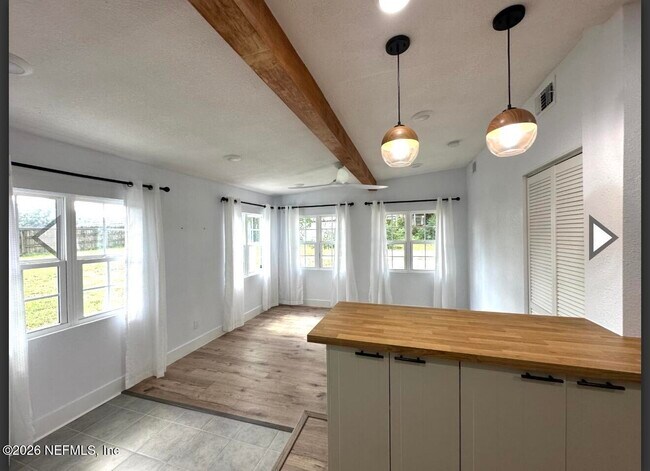 Building Photo - 8054 Graff Ln