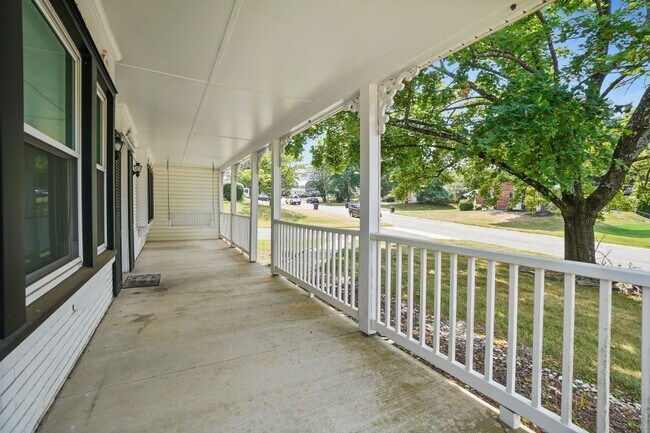 Foto del edificio - A 4 BEDROOM 2.5 BATH DREAM COME TRUE IN POINTER RIDGE AT COLLINGTON!
