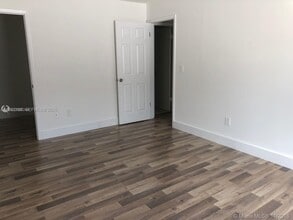 Building Photo - 253 NE 12th Ave