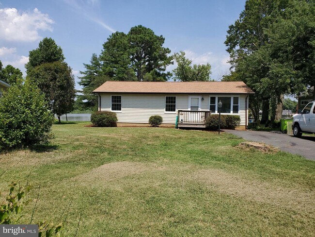 Building Photo - 518 Broadcreek Dr