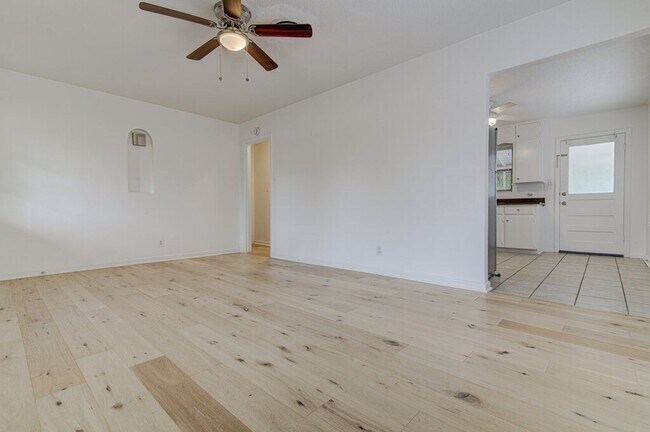 Foto del edificio - 1711 Brentwood St
