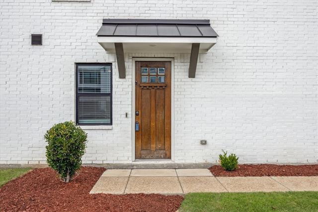 Building Photo - 1205 Lamar Dr
