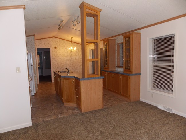 Interior Photo - 15033-15045 Dunnings Hwy