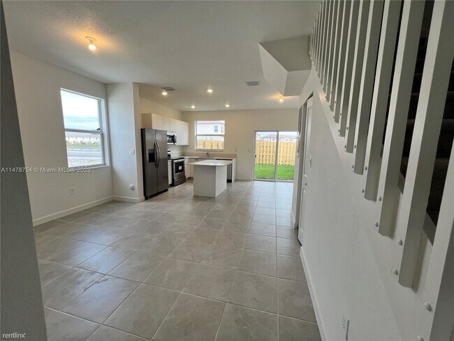 Building Photo - 3 br, 3 bath House - 12285 NW 24th Pl