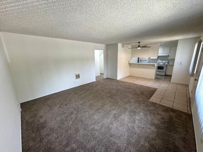 Foto del edificio - Downstairs 2 Bedroom + 1 Bath McKeon Condo