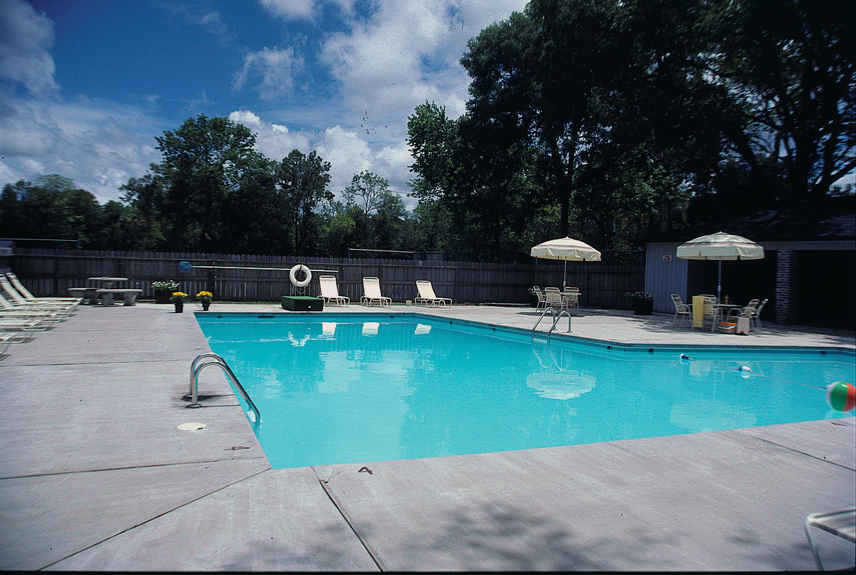 Foto del edificio - Amberwood Townhomes