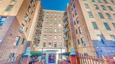 Building Photo - 66-15 Wetherole St