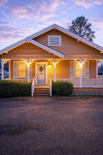 Building Photo - 2653 Malcolm St