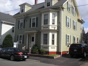 Building Photo - 13 Home St