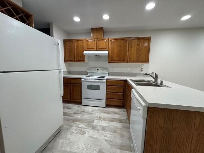 Building Photo - 9243 SW 149th Ave