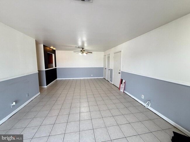 Building Photo - 102 Piccadilly Ln