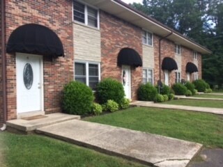 Front View - 200 Meadowview Ln