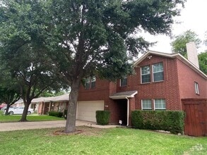 Building Photo - 6915 Tyree St